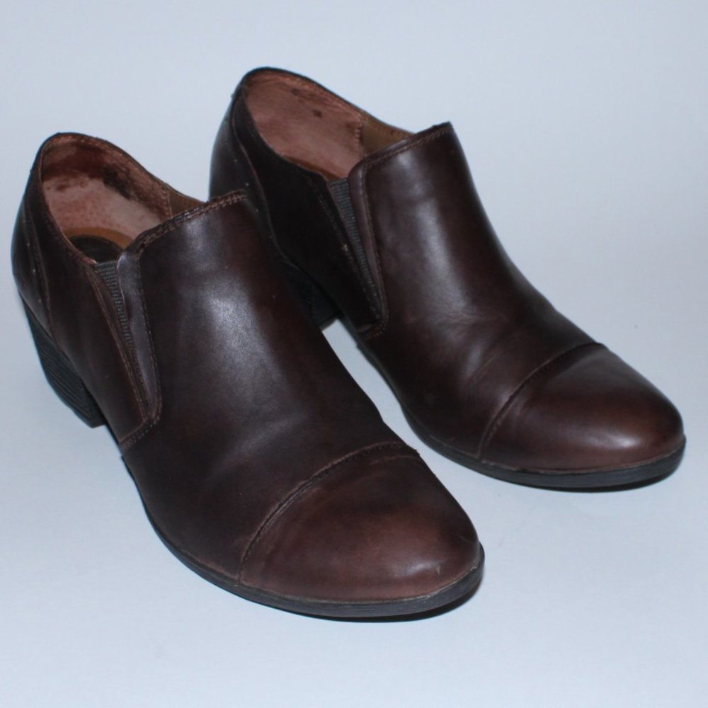 BORN B.O.C. womens slip on ankle boots Sz. 9.5M